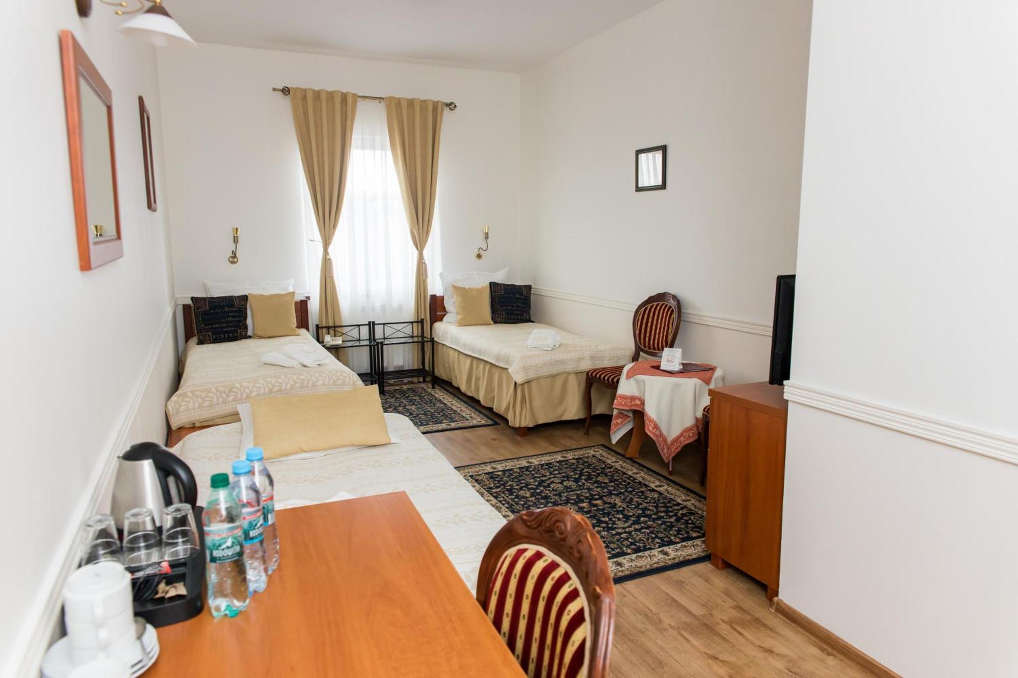 Hotel Napoleon Wroblew  Extérieur photo