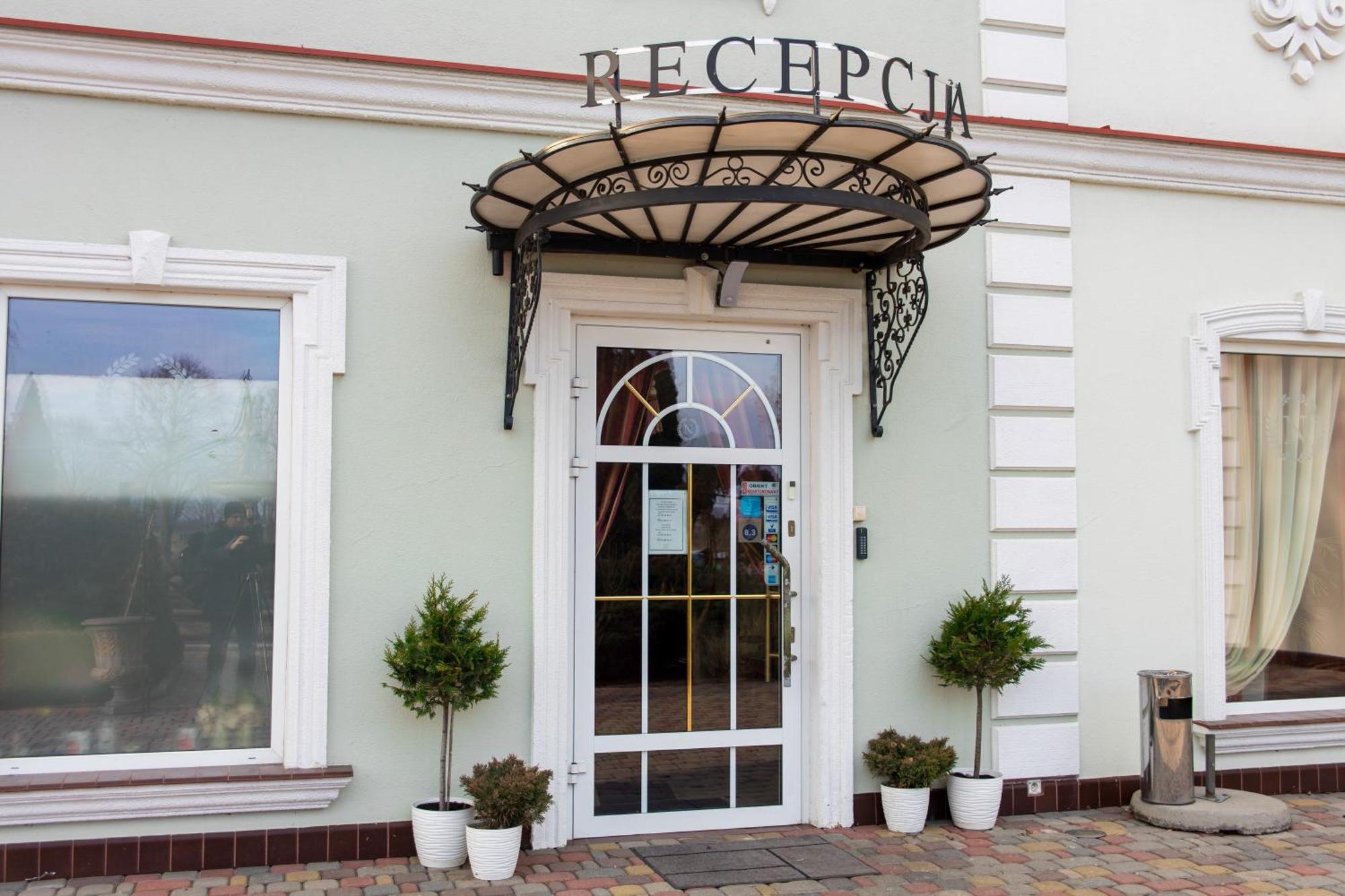Hotel Napoleon Wroblew  Extérieur photo
