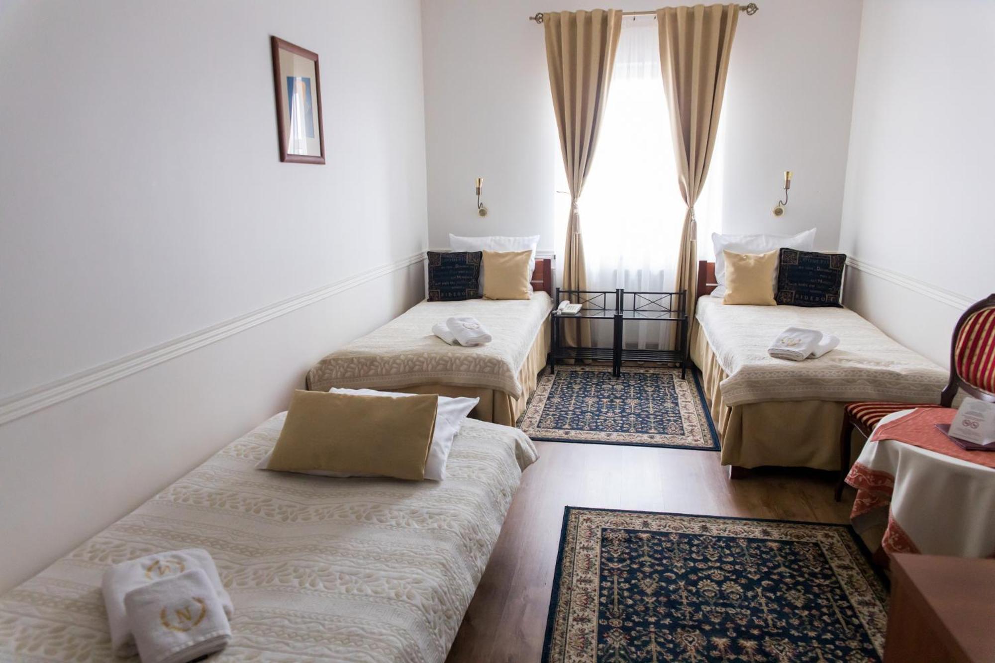 Hotel Napoleon Wroblew  Extérieur photo