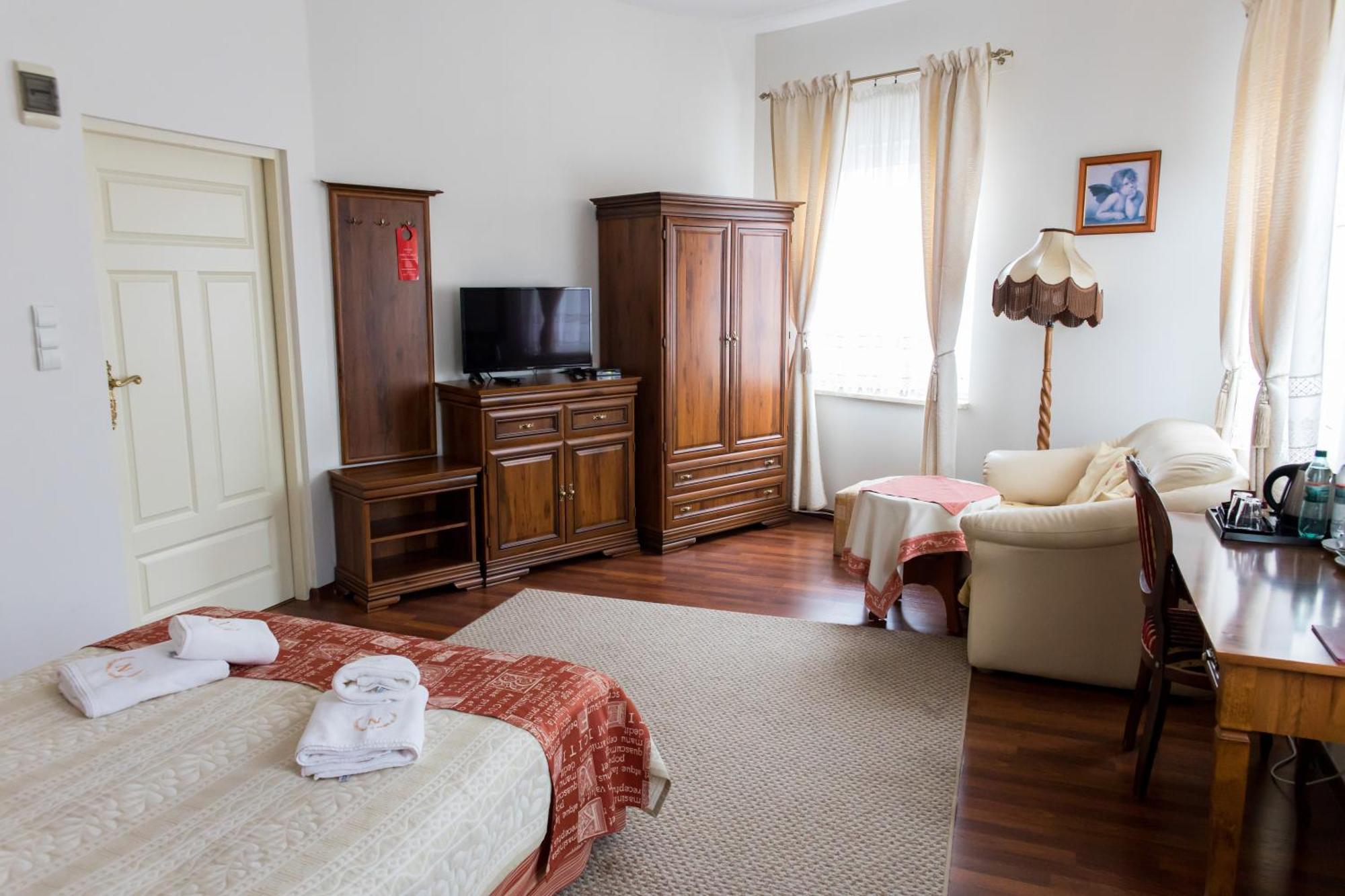 Hotel Napoleon Wroblew  Extérieur photo