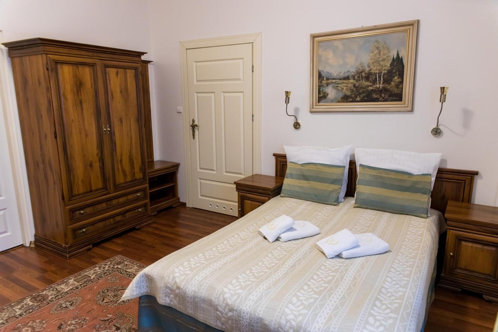 Hotel Napoleon Wroblew  Extérieur photo