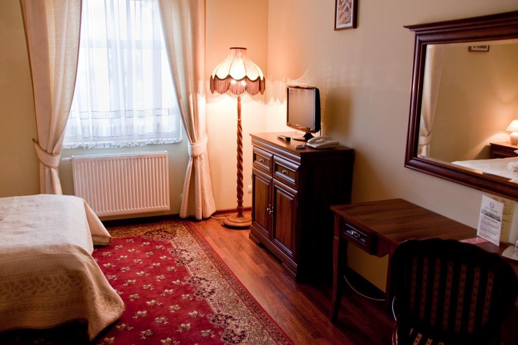 Hotel Napoleon Wroblew  Extérieur photo