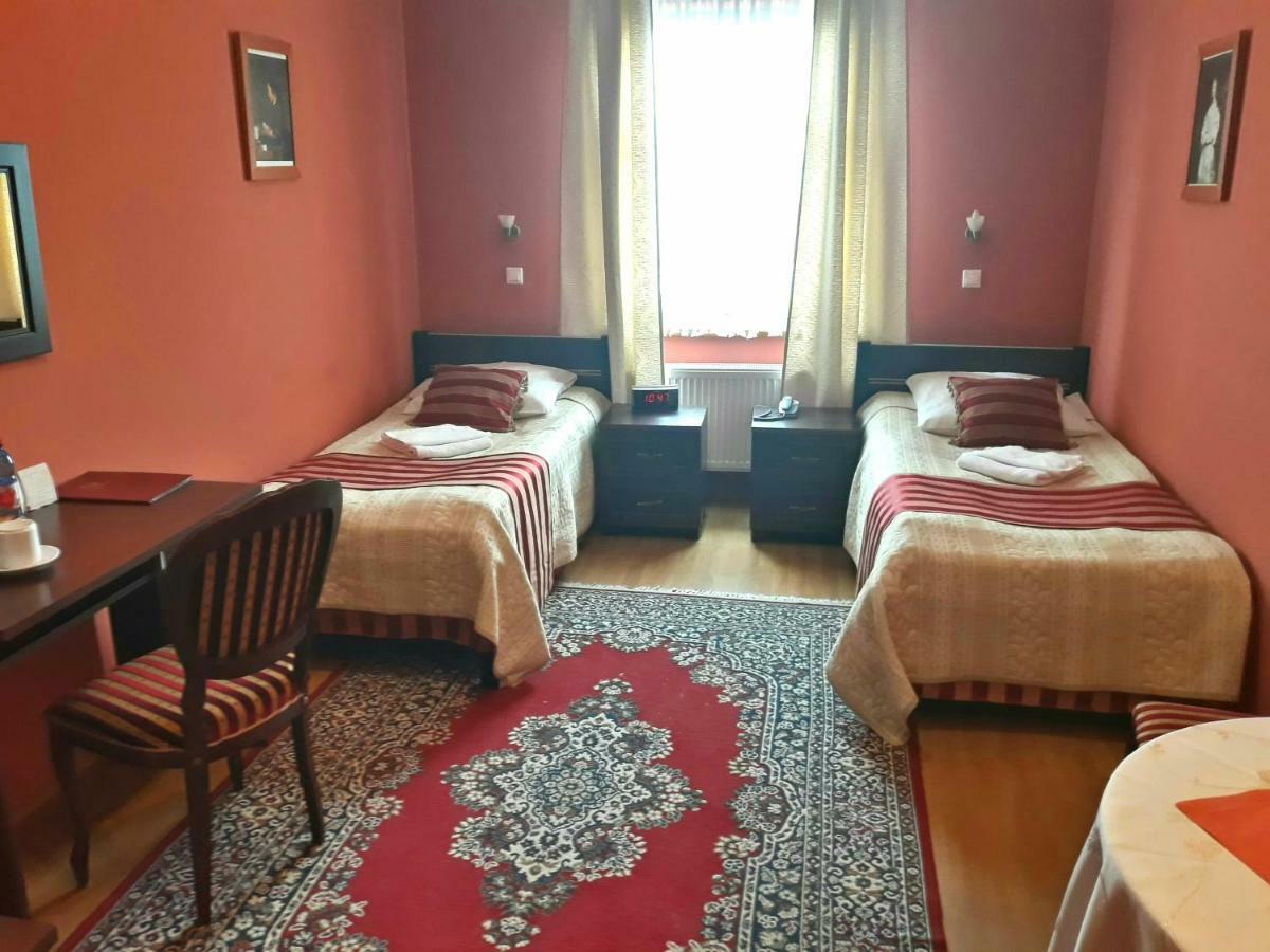 Hotel Napoleon Wroblew  Extérieur photo